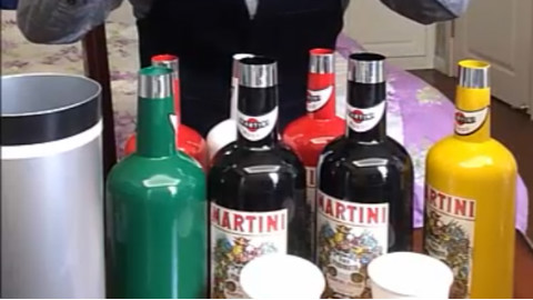 双筒出酒瓶,学会这个魔术就不愁没有酒喝了-完整版